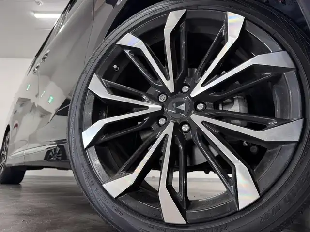 トヨタ アルファード S タイプゴールド 三重県 2020(令2)年 2.4万km スパークリングブラックパールクリスタルシャイン ガソリン/FF/MTモード付インパネCVT/純正 9インチディスプレイオーディオ（ナビ搭載）/（AM/FM/CD/DVD*/USB/iPod/Bluetooth/TV*/Miracast/AppleCarPlay/AndroidAuto）/12.1インチ 後席モニター V12T-R68C/モデリスタエアロ（F/S/R下）、スポーツマフラー、20inch×8.5J＋40 アルミホイール/バックガイドモニター/両側パワースライドドア/ドライブレコーダー 前方/ETC/Toyota Safety Sense/●プリクラッシュセーフティ/●レーントレーシングアシスト/●レーダークルコン/●ロードサインアシスト/●アダプティブハイビームシステム/・先行車発進告知機能/・クリアランスソナー/・パーキングサポートブレーキ（前後静止物）/・など/装備/3眼LEDヘッドランプ（専用加飾）/・ハーフレザーシート/・左右＆後席独立オートエアコン/・パワーバックドア/・オットマンシート（2nd）/・AC100Vコンセント（100W）/・ステアリングスイッチ/・電子パーキングブレーキ＆ブレーキホールド/・オートライト/・純正18inAW/・保/・スマートキーx1/など