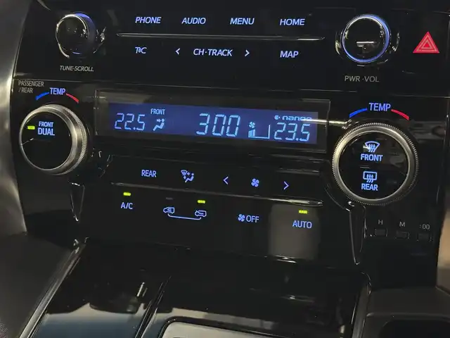 トヨタ アルファード S タイプゴールド 三重県 2020(令2)年 2.4万km スパークリングブラックパールクリスタルシャイン ガソリン/FF/MTモード付インパネCVT/純正 9インチディスプレイオーディオ（ナビ搭載）/（AM/FM/CD/DVD*/USB/iPod/Bluetooth/TV*/Miracast/AppleCarPlay/AndroidAuto）/12.1インチ 後席モニター V12T-R68C/モデリスタエアロ（F/S/R下）、スポーツマフラー、20inch×8.5J＋40 アルミホイール/バックガイドモニター/両側パワースライドドア/ドライブレコーダー 前方/ETC/Toyota Safety Sense/●プリクラッシュセーフティ/●レーントレーシングアシスト/●レーダークルコン/●ロードサインアシスト/●アダプティブハイビームシステム/・先行車発進告知機能/・クリアランスソナー/・パーキングサポートブレーキ（前後静止物）/・など/装備/3眼LEDヘッドランプ（専用加飾）/・ハーフレザーシート/・左右＆後席独立オートエアコン/・パワーバックドア/・オットマンシート（2nd）/・AC100Vコンセント（100W）/・ステアリングスイッチ/・電子パーキングブレーキ＆ブレーキホールド/・オートライト/・純正18inAW/・保/・スマートキーx1/など