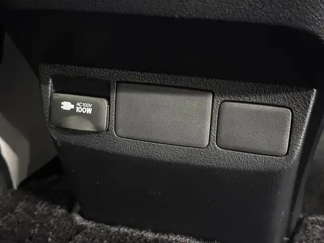 トヨタ アルファード S タイプゴールド 三重県 2020(令2)年 2.4万km スパークリングブラックパールクリスタルシャイン ガソリン/FF/MTモード付インパネCVT/純正 9インチディスプレイオーディオ（ナビ搭載）/（AM/FM/CD/DVD*/USB/iPod/Bluetooth/TV*/Miracast/AppleCarPlay/AndroidAuto）/12.1インチ 後席モニター V12T-R68C/モデリスタエアロ（F/S/R下）、スポーツマフラー、20inch×8.5J＋40 アルミホイール/バックガイドモニター/両側パワースライドドア/ドライブレコーダー 前方/ETC/Toyota Safety Sense/●プリクラッシュセーフティ/●レーントレーシングアシスト/●レーダークルコン/●ロードサインアシスト/●アダプティブハイビームシステム/・先行車発進告知機能/・クリアランスソナー/・パーキングサポートブレーキ（前後静止物）/・など/装備/3眼LEDヘッドランプ（専用加飾）/・ハーフレザーシート/・左右＆後席独立オートエアコン/・パワーバックドア/・オットマンシート（2nd）/・AC100Vコンセント（100W）/・ステアリングスイッチ/・電子パーキングブレーキ＆ブレーキホールド/・オートライト/・純正18inAW/・保/・スマートキーx1/など