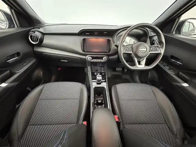 日産 キックス X FOUR 道央・札幌 2025(令7)年 0.6万km ピュアブラック ・４ＷＤ/・衝突軽減/・プロパイロット/・全方位カメラ/・純正ナビ/・BT/CD/DVD/SD/USB/・フルセグTV/・純正ドライブレコーダー/・アダプティブクルーズコントロール/・レーンキープアシスト/・コーナリングスタビリティアシスト/・ブレーキホールド/・ＥＴＣ/・LDP/・LPW/・オートライト/・オートマチックハイビーム/・LEDヘッドライト/・フロントフォグランプ/・純正フロアマット/・コーナーセンサー/・ＬＥＤヘッドライト/・ヘッドライトレベライザー/・コーナーセンサー/・プッシュスタート/・スマートキー/・パワーウィンドウ/・パワーステアリング/・純正アルミホイール/・ルーフレール