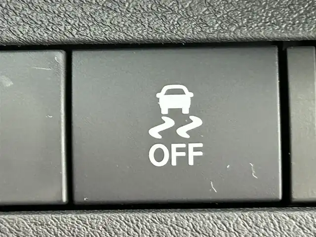 日産 キックス X FOUR 道央・札幌 2025(令7)年 0.6万km ピュアブラック ・４ＷＤ/・衝突軽減/・プロパイロット/・全方位カメラ/・純正ナビ/・BT/CD/DVD/SD/USB/・フルセグTV/・純正ドライブレコーダー/・アダプティブクルーズコントロール/・レーンキープアシスト/・コーナリングスタビリティアシスト/・ブレーキホールド/・ＥＴＣ/・LDP/・LPW/・オートライト/・オートマチックハイビーム/・LEDヘッドライト/・フロントフォグランプ/・純正フロアマット/・コーナーセンサー/・ＬＥＤヘッドライト/・ヘッドライトレベライザー/・コーナーセンサー/・プッシュスタート/・スマートキー/・パワーウィンドウ/・パワーステアリング/・純正アルミホイール/・ルーフレール