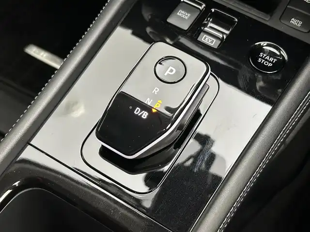 日産 キックス X FOUR 道央・札幌 2025(令7)年 0.6万km ピュアブラック ・４ＷＤ/・衝突軽減/・プロパイロット/・全方位カメラ/・純正ナビ/・BT/CD/DVD/SD/USB/・フルセグTV/・純正ドライブレコーダー/・アダプティブクルーズコントロール/・レーンキープアシスト/・コーナリングスタビリティアシスト/・ブレーキホールド/・ＥＴＣ/・LDP/・LPW/・オートライト/・オートマチックハイビーム/・LEDヘッドライト/・フロントフォグランプ/・純正フロアマット/・コーナーセンサー/・ＬＥＤヘッドライト/・ヘッドライトレベライザー/・コーナーセンサー/・プッシュスタート/・スマートキー/・パワーウィンドウ/・パワーステアリング/・純正アルミホイール/・ルーフレール