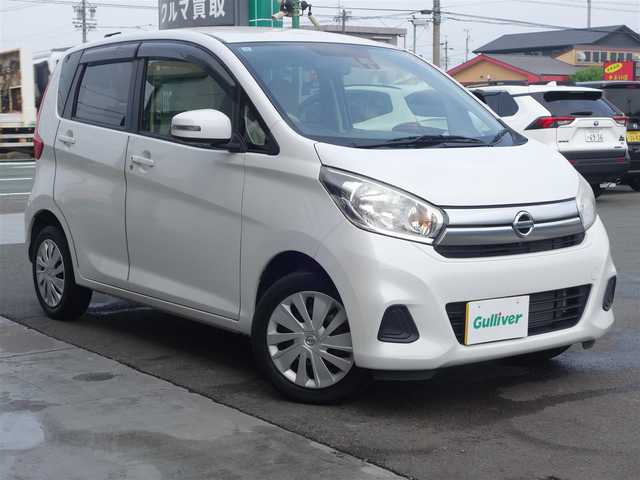 日産 デイズ X 静岡県 2016(平28)年 2.2万km ホワイトパール 禁煙車/走行距離22千キロ/車検8年11月25日/エマージェンシーブレーキ/　・踏み間違い防止アシスト/アラウンドビューモニター/自動防眩ミラー/純正CDチューナー/　CD/AUX/スマートキー/プッシュスタート/ヘッドライトレベライザー/アイドリングストップ/純正フロアマット/純正ドアバイザー/取扱説明書/保証書