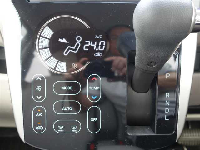 日産 デイズ X 静岡県 2016(平28)年 2.2万km ホワイトパール 禁煙車/走行距離22千キロ/車検8年11月25日/エマージェンシーブレーキ/　・踏み間違い防止アシスト/アラウンドビューモニター/自動防眩ミラー/純正CDチューナー/　CD/AUX/スマートキー/プッシュスタート/ヘッドライトレベライザー/アイドリングストップ/純正フロアマット/純正ドアバイザー/取扱説明書/保証書