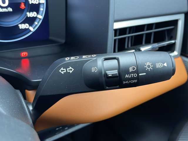 三菱 アウトランダー ＰＨＥＶ P 千葉県 2023(令5)年 2.1万km パールⅡ BOSEサウンド/衝突軽減ブレーキ/後側方車両検知/車線逸脱機能/踏みまちがい防止/パーキングセンサー/ふらつき警報/純正ナメモリビ/　Bluetooth/フルセグTV/　AndroidAuto/AppleCarplay/ヘッドアップディスプレイ/全方位カメラ/レーザーシート/シートヒーター（1列目2列目）/ワイヤレス充電/AC1500W電源/ロールサンシェード/パワーバックドア