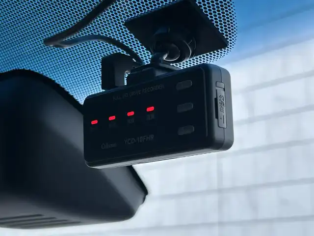 三菱 デリカＤ：５ G パワーパッケージ 福岡県 2021(令3)年 2.4万km アイガーグレーM/ダイヤモンドブラックマイカ 純正10.1型SDナビ(フルセグTV/CD/DVD/BT)全方位モニタ後席モニタ両側電動パワスラレーダークルコンETCドラレコシートヒーターハンドルヒーターオートホールドUSB純正LEDヘッドライト純正アルミホイールプッシュスタートスマートキー