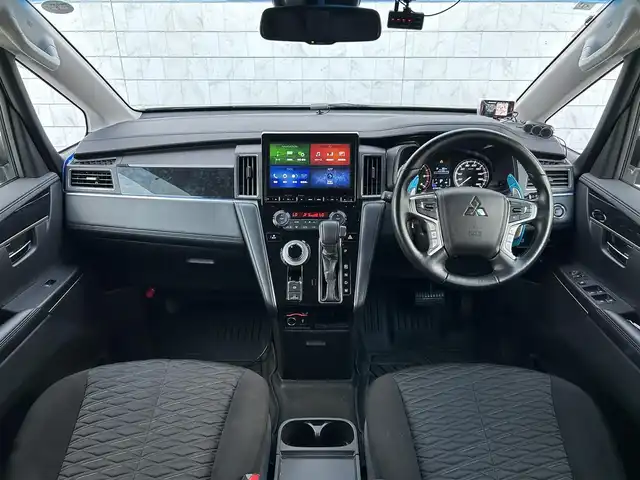 三菱 デリカＤ：５ G パワーパッケージ 福岡県 2021(令3)年 2.4万km アイガーグレーM/ダイヤモンドブラックマイカ 純正10.1型SDナビ(フルセグTV/CD/DVD/BT)全方位モニタ後席モニタ両側電動パワスラレーダークルコンETCドラレコシートヒーターハンドルヒーターオートホールドUSB純正LEDヘッドライト純正アルミホイールプッシュスタートスマートキー