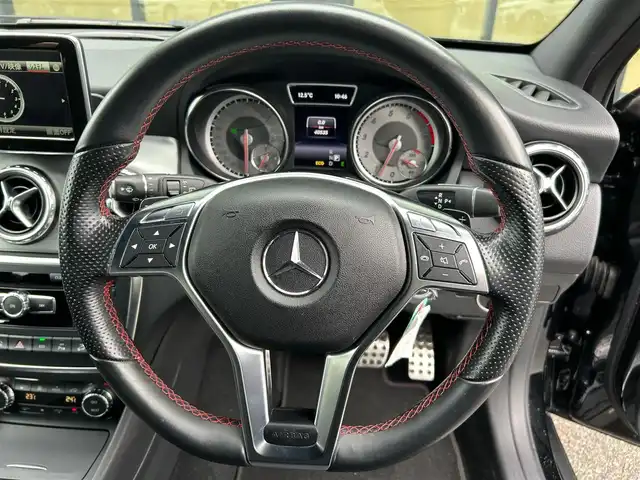 メルセデス・ベンツ ＧＬＡ２５０ 4マチック スポーツ 石川県 2014(平26)年 4.1万km コスモスブラック 4WD/純正ナビ/　Bluetooth・AM/FM・CD・USB/フルセグTV/バックカメラ/ETC/前後ドライブレコーダー/アダプティブクルーズコントロール/ブラインドスポットモニター/パワーシート（D席）/シートヒーター（D+N席）/シートメモリー/アンチロック・ブレーキ・システム/衝突被害軽減システム/横滑り防止装置/前後コーナーセンサー/盗難防止装置/パーキングアシスト/アイドリングストップ/エアバッグ（W+サイド）/カーテンエアバッグ/純正アルミホイール