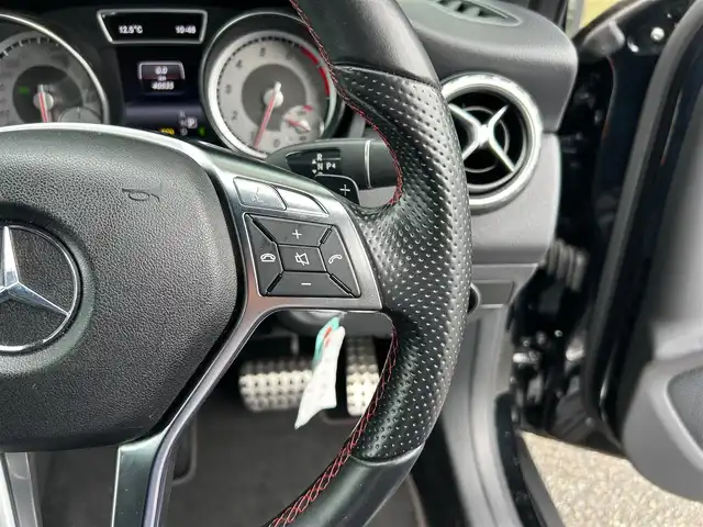メルセデス・ベンツ ＧＬＡ２５０ 4マチック スポーツ 石川県 2014(平26)年 4.1万km コスモスブラック 4WD/純正ナビ/　Bluetooth・AM/FM・CD・USB/フルセグTV/バックカメラ/ETC/前後ドライブレコーダー/アダプティブクルーズコントロール/ブラインドスポットモニター/パワーシート（D席）/シートヒーター（D+N席）/シートメモリー/アンチロック・ブレーキ・システム/衝突被害軽減システム/横滑り防止装置/前後コーナーセンサー/盗難防止装置/パーキングアシスト/アイドリングストップ/エアバッグ（W+サイド）/カーテンエアバッグ/純正アルミホイール