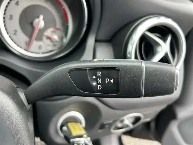 メルセデス・ベンツ ＧＬＡ２５０ 4マチック スポーツ 石川県 2014(平26)年 4.1万km コスモスブラック 4WD/純正ナビ/　Bluetooth・AM/FM・CD・USB/フルセグTV/バックカメラ/ETC/前後ドライブレコーダー/アダプティブクルーズコントロール/ブラインドスポットモニター/パワーシート（D席）/シートヒーター（D+N席）/シートメモリー/アンチロック・ブレーキ・システム/衝突被害軽減システム/横滑り防止装置/前後コーナーセンサー/盗難防止装置/パーキングアシスト/アイドリングストップ/エアバッグ（W+サイド）/カーテンエアバッグ/純正アルミホイール