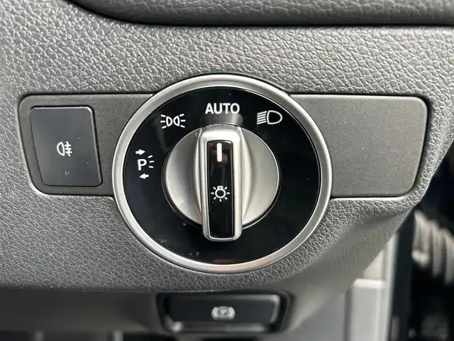 メルセデス・ベンツ ＧＬＡ２５０ 4マチック スポーツ 石川県 2014(平26)年 4.1万km コスモスブラック 4WD/純正ナビ/　Bluetooth・AM/FM・CD・USB/フルセグTV/バックカメラ/ETC/前後ドライブレコーダー/アダプティブクルーズコントロール/ブラインドスポットモニター/パワーシート（D席）/シートヒーター（D+N席）/シートメモリー/アンチロック・ブレーキ・システム/衝突被害軽減システム/横滑り防止装置/前後コーナーセンサー/盗難防止装置/パーキングアシスト/アイドリングストップ/エアバッグ（W+サイド）/カーテンエアバッグ/純正アルミホイール