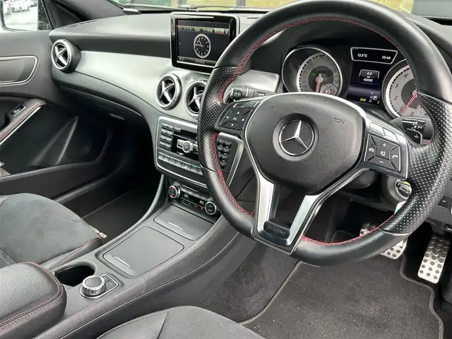 メルセデス・ベンツ ＧＬＡ２５０ 4マチック スポーツ 石川県 2014(平26)年 4.1万km コスモスブラック 4WD/純正ナビ/　Bluetooth・AM/FM・CD・USB/フルセグTV/バックカメラ/ETC/前後ドライブレコーダー/アダプティブクルーズコントロール/ブラインドスポットモニター/パワーシート（D席）/シートヒーター（D+N席）/シートメモリー/アンチロック・ブレーキ・システム/衝突被害軽減システム/横滑り防止装置/前後コーナーセンサー/盗難防止装置/パーキングアシスト/アイドリングストップ/エアバッグ（W+サイド）/カーテンエアバッグ/純正アルミホイール