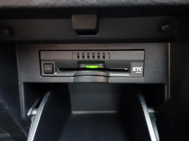 トヨタ アルファード X 山形県 2022(令4)年 6.8万km グラファイトM 4WD/衝突被害軽減システム/純正ディスプレイオーディオ/　　【BT USB Miracast AM/FM】/バックカメラ/両側パワースライドドア/レーダークルーズコントロール/LEDオートヘッドライト/純正16インチアルミホイール/アイドリングストップ/ステアリングスイッチ/MTモード付AT/電動格納ウィンカーミラー/フォグランプ/スマートキー/ETC