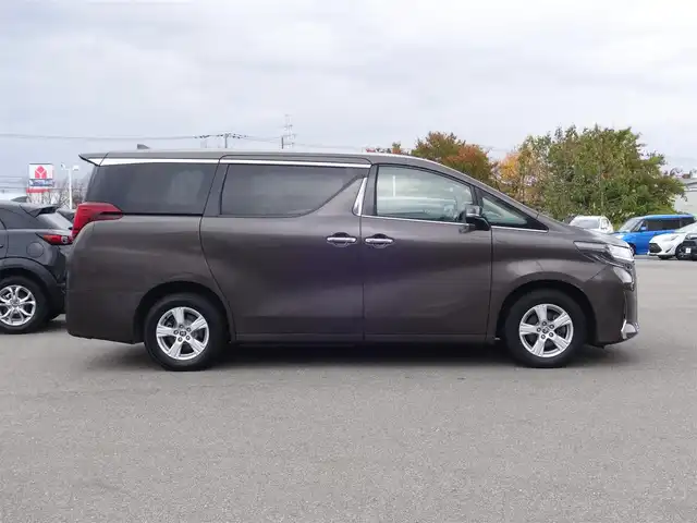 トヨタ アルファード X 山形県 2022(令4)年 6.8万km グラファイトM 4WD/衝突被害軽減システム/純正ディスプレイオーディオ/　　【BT USB Miracast AM/FM】/バックカメラ/両側パワースライドドア/レーダークルーズコントロール/LEDオートヘッドライト/純正16インチアルミホイール/アイドリングストップ/ステアリングスイッチ/MTモード付AT/電動格納ウィンカーミラー/フォグランプ/スマートキー/ETC