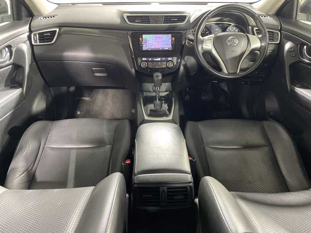 日産 エクストレイル 20X エマージェンシーブレーキ 神奈川県 2016(平28)年 5万km ダイヤモンドブラック エマージェンシーブレーキ/純正7型ナビ【MP315D-W】/・BT/フルセグTV/CD/DVD/SD/AUX/カプロンシート/シートヒーター(D/N)/アイドリングストップ機能/ECOモード/ドライブレコーダー/ETC/革巻きステアリング/ステアリングスイッチ/シートリフター/LEDヘッドライト/フォグランプ/電動格納ミラー/ウィンカーミラー/コーナーセンサー/ルーフレール/純正フロアマット/純正17インチアルミホイール/純正ドアバイザー