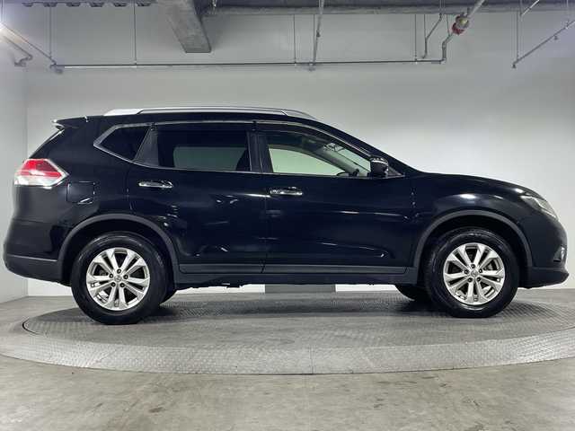 日産 エクストレイル 20X エマージェンシーブレーキ 神奈川県 2016(平28)年 5万km ダイヤモンドブラック エマージェンシーブレーキ/純正7型ナビ【MP315D-W】/・BT/フルセグTV/CD/DVD/SD/AUX/カプロンシート/シートヒーター(D/N)/アイドリングストップ機能/ECOモード/ドライブレコーダー/ETC/革巻きステアリング/ステアリングスイッチ/シートリフター/LEDヘッドライト/フォグランプ/電動格納ミラー/ウィンカーミラー/コーナーセンサー/ルーフレール/純正フロアマット/純正17インチアルミホイール/純正ドアバイザー