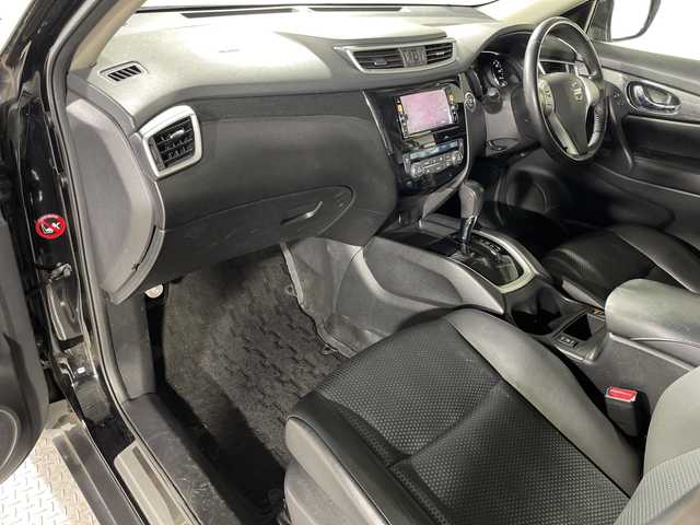 日産 エクストレイル 20X エマージェンシーブレーキ 神奈川県 2016(平28)年 5万km ダイヤモンドブラック エマージェンシーブレーキ/純正7型ナビ【MP315D-W】/・BT/フルセグTV/CD/DVD/SD/AUX/カプロンシート/シートヒーター(D/N)/アイドリングストップ機能/ECOモード/ドライブレコーダー/ETC/革巻きステアリング/ステアリングスイッチ/シートリフター/LEDヘッドライト/フォグランプ/電動格納ミラー/ウィンカーミラー/コーナーセンサー/ルーフレール/純正フロアマット/純正17インチアルミホイール/純正ドアバイザー