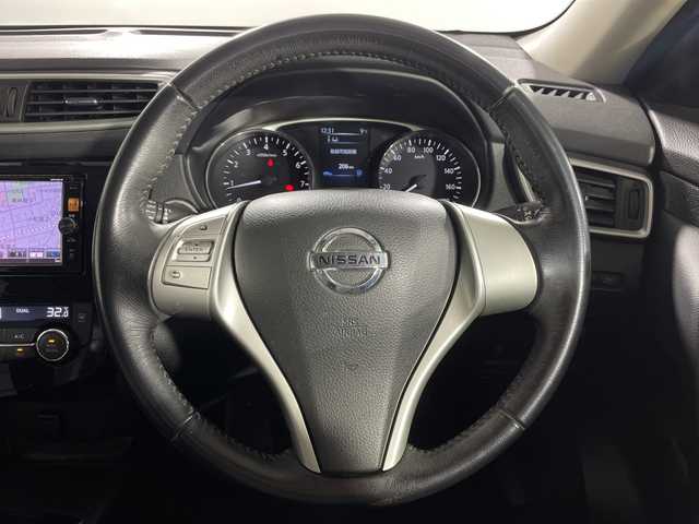 日産 エクストレイル 20X エマージェンシーブレーキ 神奈川県 2016(平28)年 5万km ダイヤモンドブラック エマージェンシーブレーキ/純正7型ナビ【MP315D-W】/・BT/フルセグTV/CD/DVD/SD/AUX/カプロンシート/シートヒーター(D/N)/アイドリングストップ機能/ECOモード/ドライブレコーダー/ETC/革巻きステアリング/ステアリングスイッチ/シートリフター/LEDヘッドライト/フォグランプ/電動格納ミラー/ウィンカーミラー/コーナーセンサー/ルーフレール/純正フロアマット/純正17インチアルミホイール/純正ドアバイザー