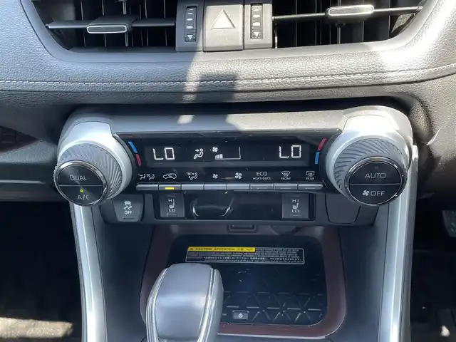 トヨタ ＲＡＶ４ G Zパッケージ 道南・函館 2019(令1)年 3.1万km ホワイトパールクリスタルシャイン ・寒冷地仕様/・Toyota Safety Sense//プリクラッシュセーフティ//レーダークルーズコントロール//オートハイビーム//ブラインドスポットモニター//コーナーセンサー/・モデリスタエアロ/・純正AWノーマルタイヤ積込/・純正9インチナビ/・フルセグTV/・バックカメラ/・ETC/・ドライブレコーダー前後/・電動リアゲート/・前席シートヒーター/・全席パワーシート/・レザーシート/・デジタルインナーミラー/・ワイパーデアイサー/・ステアリングヒーター/・電動パーキングブレーキ/・オートブレーキホールド/・スマートキー