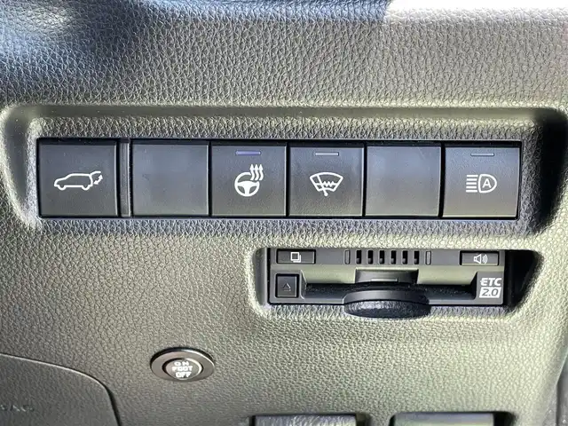 トヨタ ＲＡＶ４ G Zパッケージ 道南・函館 2019(令1)年 3.1万km ホワイトパールクリスタルシャイン ・寒冷地仕様/・Toyota Safety Sense//プリクラッシュセーフティ//レーダークルーズコントロール//オートハイビーム//ブラインドスポットモニター//コーナーセンサー/・モデリスタエアロ/・純正AWノーマルタイヤ積込/・純正9インチナビ/・フルセグTV/・バックカメラ/・ETC/・ドライブレコーダー前後/・電動リアゲート/・前席シートヒーター/・全席パワーシート/・レザーシート/・デジタルインナーミラー/・ワイパーデアイサー/・ステアリングヒーター/・電動パーキングブレーキ/・オートブレーキホールド/・スマートキー
