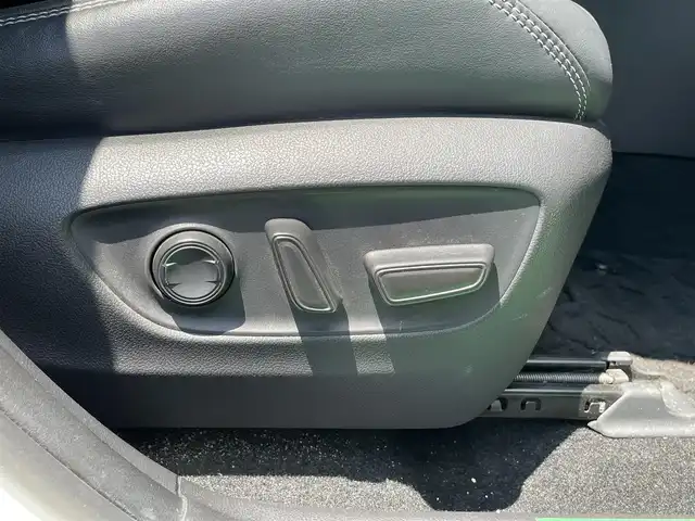 トヨタ ＲＡＶ４ G Zパッケージ 道南・函館 2019(令1)年 3.1万km ホワイトパールクリスタルシャイン ・寒冷地仕様/・Toyota Safety Sense//プリクラッシュセーフティ//レーダークルーズコントロール//オートハイビーム//ブラインドスポットモニター//コーナーセンサー/・モデリスタエアロ/・純正AWノーマルタイヤ積込/・純正9インチナビ/・フルセグTV/・バックカメラ/・ETC/・ドライブレコーダー前後/・電動リアゲート/・前席シートヒーター/・全席パワーシート/・レザーシート/・デジタルインナーミラー/・ワイパーデアイサー/・ステアリングヒーター/・電動パーキングブレーキ/・オートブレーキホールド/・スマートキー