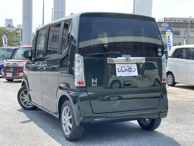 ホンダ Ｎ ＢＯＸ G ターボ SSパッケージ 沖縄県 2017(平29)年 6.6万km ブリティッシュグリーンP (株)IDOMが運営する【じしゃロンコザ店】の自社ローン専用車両になりますこちらは現金またはオートローンご利用時の価格です。自社ローンご希望の方は別途その旨お申付け下さい/・社外ナビ/・Bluetooth接続/・DVD再生/・フルセグTV/・両側パワースライドドア/・ETC/・スマートキー/・プッシュスタート/・クルーズコントロール/・シートヒーター/・社外アルミホイール/・オートライト