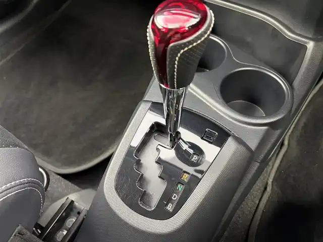 トヨタ アクア G G’s 千葉県 2014(平26)年 4.4万km ライムホワイトパールクリスタルシャイン 社外ナビ/CD/DVD/DTV/Bluetooth/スマートキー/プッシュスタート /LEDオートライト/Gs専用アルミホイール/Gs専用シート/ETC/ドアバイザー