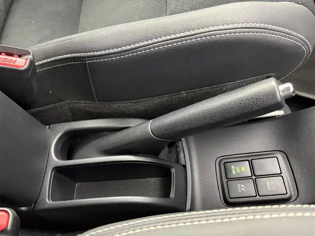 トヨタ アクア G G’s 千葉県 2014(平26)年 4.4万km ライムホワイトパールクリスタルシャイン 社外ナビ/CD/DVD/DTV/Bluetooth/スマートキー/プッシュスタート /LEDオートライト/Gs専用アルミホイール/Gs専用シート/ETC/ドアバイザー