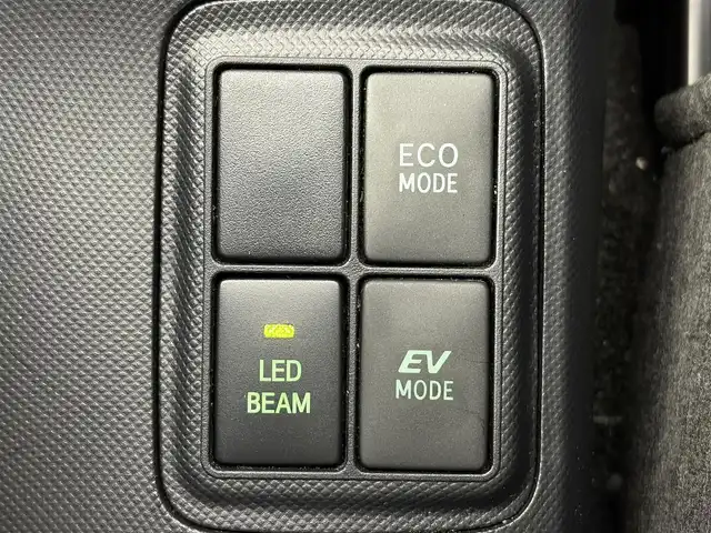 トヨタ アクア G G’s 千葉県 2014(平26)年 4.4万km ライムホワイトパールクリスタルシャイン 社外ナビ/CD/DVD/DTV/Bluetooth/スマートキー/プッシュスタート /LEDオートライト/Gs専用アルミホイール/Gs専用シート/ETC/ドアバイザー