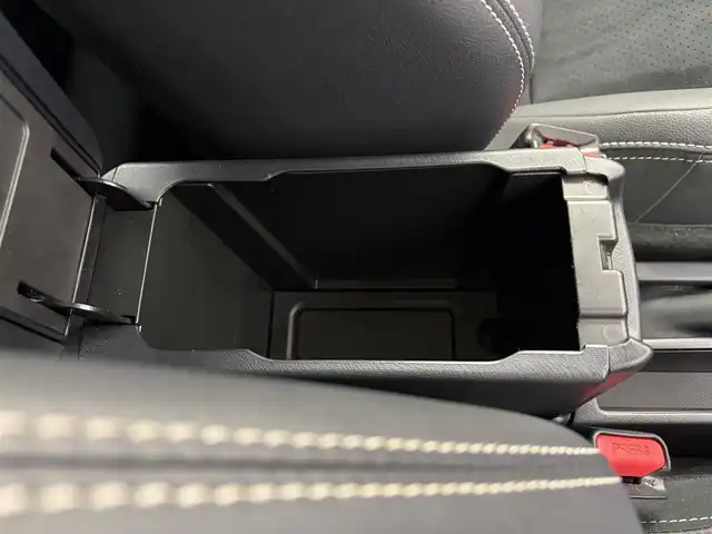 トヨタ アクア G G’s 千葉県 2014(平26)年 4.4万km ライムホワイトパールクリスタルシャイン 社外ナビ/CD/DVD/DTV/Bluetooth/スマートキー/プッシュスタート /LEDオートライト/Gs専用アルミホイール/Gs専用シート/ETC/ドアバイザー