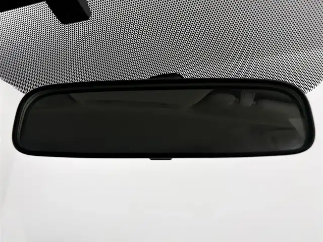 トヨタ アクア G G’s 千葉県 2014(平26)年 4.4万km ライムホワイトパールクリスタルシャイン 社外ナビ/CD/DVD/DTV/Bluetooth/スマートキー/プッシュスタート /LEDオートライト/Gs専用アルミホイール/Gs専用シート/ETC/ドアバイザー