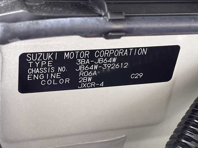 スズキ ジムニー XC 神奈川県 2025(令7)年 0.1万km未満 シフォンアイボリーメタリックブラック2トーンルーフ 届出済未使用車/４WD/スズキセーフティサポート/デュアルセンサーブレーキサポート/レーンキープアシスト/クルーズコントロール/アイドリングストップ/リアパーキングセンサー/前席シートヒーター/ヘッドライトウォッシャー/革巻きステアリング/ダウンヒルアシストコントロール/LEDオートライト/フォグランプ/背面タイヤ/ターボ車