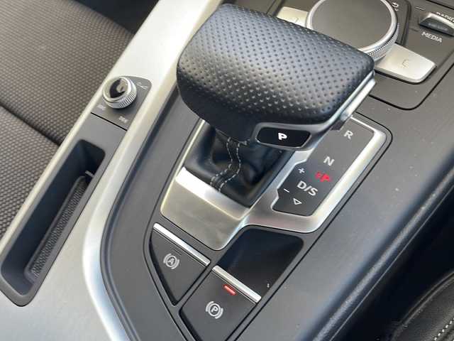 アウディ Ａ５ SB2．0TFSI Q スポーツ 鳥取県 2018(平30)年 2.2万km グレイシアホワイトメタリック ディーラー車/Sラインパッケージ/スマートキーx2個/バーチャルコックピット/全方位カメラ/ハーフレザーシート/パワーテールゲート/プリクラッシュセーフティ/レーンデパーチャーアラート/ブラインドスポットモニタリング/レーダークルーズコントロール/ドライブレコーダー/パーキングアシスト/インテリジェンスソナー/マトリックスLEDライト/マルチメディアインターフェイス/フルセグ・Bluetooth・DVD/前席パワーシート/３ゾーンエアコン/オートワイパー/オートライト/ビルトインETC/保証書・取説
