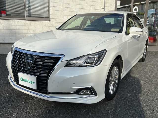 トヨタ クラウン ロイヤル ロイヤルサルーン 埼玉県 2015(平27)年 2.9万km ホワイトパールクリスタルシャイン 純正マルチナビ(AM/FM/BT/DISC/USB/SD/AUX)/ETC/ドラレコ/バックカメラ　/LEDライト　/純正アルミホイール　/クルコン追従　/ステアリングスイッチ　/コーナーセンサー　/デジタルインナーミラー　/パワーシートD/N　/フルセグテレビ　/TRC　/イモビライザー/プッシュスタート/パワーバックドア/純正フロアマット　/ドアバイザー