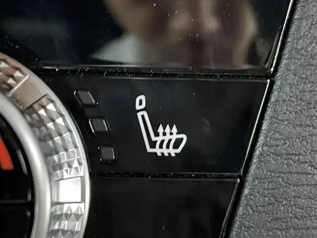 三菱 アウトランダー ＰＨＥＶ P 群馬県 2022(令4)年 4.1万km ホワイトダイヤモンド BOSEサウンド/＝＝＝＝＝/純正スマホ連動ナビ（12.3インチHDディスプレイ）/・フルセグTV/Bluetooth/AppleCarPlay/AndroidAuto/・アラウンドマルチモニター/・ビルトインETC2.0/・電動ゲート/・レザーシート/・シートヒーター（D/N）（セカンドシート）/・パワーシート（D/N）（メモリー付）/・マイパイロット（アダプティブクルーズコントロールシステム）/・ワイヤレス充電/・純正２０インチAW/・前後コーナーセンサー/・ステアリングヒーター/リモコン/・アダプティブLEDヘッドライト（光軸自動調整機能付）/・LEDフロントフォグ/・HUDディスプレイ/・e-Assist（衝突被害軽減ブレーキシステム）/・踏み間違い防止アシスト/・車線逸脱警報システム/・ふらつき警報/・前方衝突予測警報/・標識認識システム/・後側方衝突被害防止支援システム/・後側方/後退時車両検知警報システム/＝＝＝＝＝/純正１２．３インチナビ　全方位カメラ　レザーシート　シートヒーター　パワーシート　マイパイロット　ｅ－Ａｓｓｉｓｔ　ビルトインＥＴＣ２．０　前後ドラレコ　電動ゲート　ＢＯＳＥ　７人乗り　４ＷＤ　禁煙車