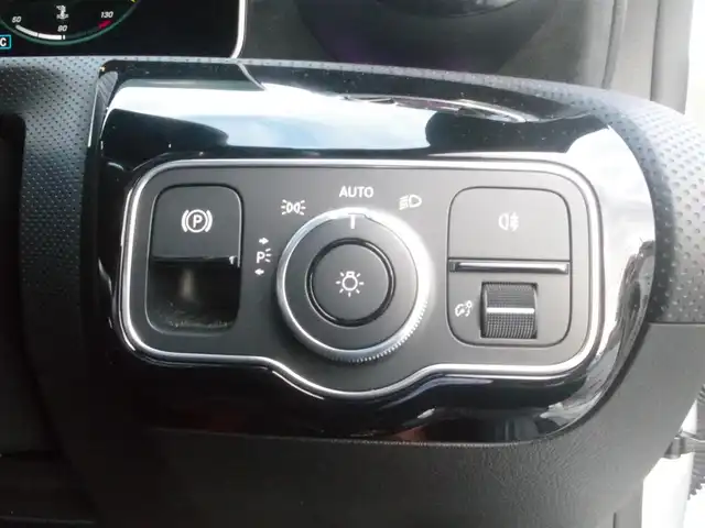 メルセデス・ベンツ ＣＬＡ２５０ Sブレイク 4MATIC AMGライン 岩手県 2020(令2)年 1.5万km イリジウムシルバー アクティブブレーキアシスト/レーンキープ /ブラインドスポット/レーンチェンジアシスト/純正ナビ/フルセグTV/全方位カメラ/パークトロニック/キーレスゴー /サンルーフ/アンビエントライト/DSRC/前後ドラレコ/ハーフレザー /パワーシート/シートヒーター/Pバックドア/ヘッドアップD/マルチビームLED