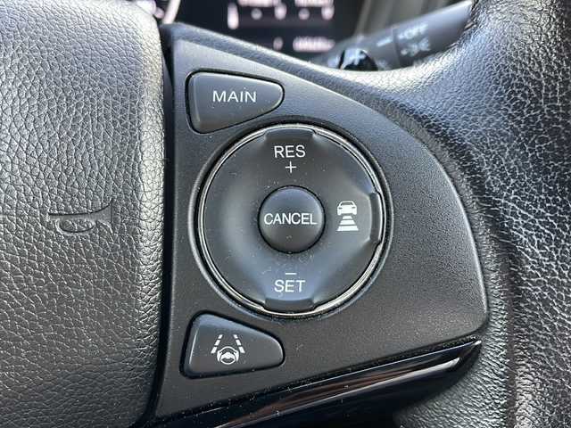 ホンダ ヴェゼル ハイブリッド X ホンダセンシング 山形県 2019(平31)年 4.6万km プラチナホワイトパール Honda SENSING/・衝突軽減ブレーキ（ＣＭＢＳ）/・路外逸脱抑制機能/・先行車発進お知らせ機能/・アダプティブクルーズコントロール（ＡＣＣ）/・車線維持支援システム（ＬＫＡＳ）/・標識認識機能/・誤発進抑制機能 /パドルシフト/純正ナビ/CD.DVD.BT.USB.SD/バックカメラ/フルセグ/ETC/電動パーキングブレーキ/オートホールド/純正エンジンスターター/プッシュスタート/スマートキーｘ２/ＬＥＤヘッドライト