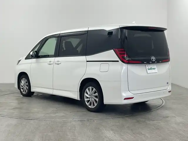 トヨタ ノア G 群馬県 2022(令4)年 2.8万km ホワイトパールクリスタルシャイン ・メーカーディスプレイオーディオ/・バックガイドモニター/・両側パワースライドドア /・トヨタセーフティセンス/・ETC/・前後コーナーセンサー/・シートヒーター/・レーンキープアシスト/・横滑り防止装置/・盗難防止装置/・衝突被害軽減システム/・オートライト/・オートマチックハイビーム/・スマートキー/・純正１６インチアルミホイール/・LEDヘッドライト