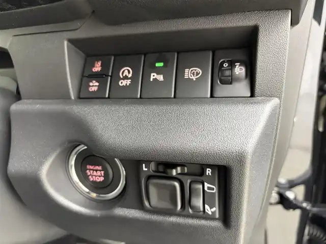 スズキ ジムニー ノマド FC 愛知県 2025(令7)年 0.1千km 黒 登録済み未使用車/４ＷＤ/スズキセーフティー/レーダークルーズコントロール/シートヒーター（D+N)/ミラーヒーター　/パーキングソナー/オートライト/純正１５インチＡＷ/革巻きステアリング/ダウンヒルアシストコントロール/LEDヘッドライト/スマートキー/Pスタート/横滑り防止装置