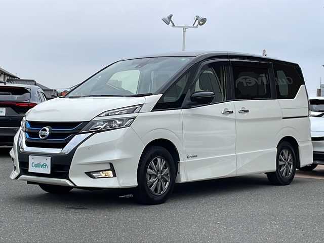 日産 セレナ e－パワー ハイウェイスター V 佐賀県 2018(平30)年 11.2万km ブリリアントホワイトパール 2トーン プッシュスタート/Bluetooth/フルセグテレビ/メモリナビ/パーキングアシスト/追尾機能付クルーズコントロール/アラウンドビューモニター/オートライト/LEDヘッドライト/衝突被害軽減システム/ブレーキホールド/デジタルインナーミラー/電格ウィンカーミラー/後席サンシェード/両側パワースライドドア/保証書/取扱説明書/記録簿/ETC/スペアキー有