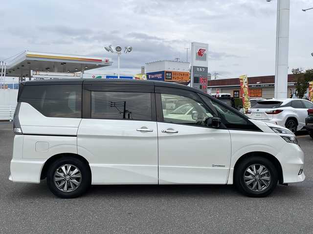 日産 セレナ e－パワー ハイウェイスター V 佐賀県 2018(平30)年 11.2万km ブリリアントホワイトパール 2トーン プッシュスタート/Bluetooth/フルセグテレビ/メモリナビ/パーキングアシスト/追尾機能付クルーズコントロール/アラウンドビューモニター/オートライト/LEDヘッドライト/衝突被害軽減システム/ブレーキホールド/デジタルインナーミラー/電格ウィンカーミラー/後席サンシェード/両側パワースライドドア/保証書/取扱説明書/記録簿/ETC/スペアキー有