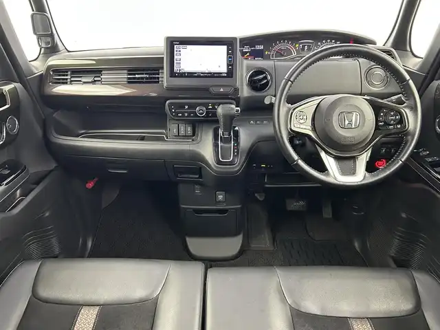 ホンダ Ｎ ＢＯＸ カスタム G L ターボ ホンダセンシング 千葉県 2019(令1)年 6.8万km クリスタルブラックパール 禁煙車/ホンダセンシング/・衝突軽減ブレーキ〈CMBS〉/・誤発進抑制機能/・歩行者事故低減ステアリング/・先行車発進お知らせ機能/・標識認識機能/・路外逸脱抑制機能/・ACC〈アダプティブ・クルーズ・コントロール〉/・LKAS〈車線維持支援システム〉/・後方誤発進抑制機能/・オートハイビーム/純正メモリナビ/　CD/DVD/BT/フルセグTV/両側パワースライドドア/バックカメラ/ビルトインETC/パドルシフト/プッシュスタート&スマートキー/革巻きステアリング/ステアリングスイッチ/LEDヘッドライト/フォイグライト