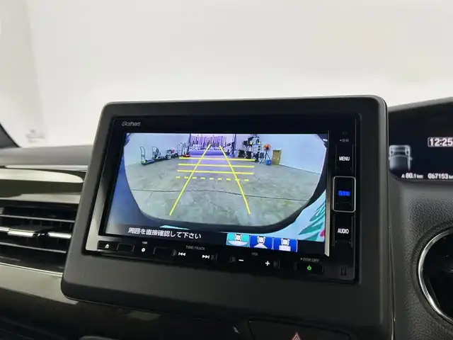 ホンダ Ｎ ＢＯＸ カスタム G L ターボ ホンダセンシング 千葉県 2019(令1)年 6.8万km クリスタルブラックパール 禁煙車/ホンダセンシング/・衝突軽減ブレーキ〈CMBS〉/・誤発進抑制機能/・歩行者事故低減ステアリング/・先行車発進お知らせ機能/・標識認識機能/・路外逸脱抑制機能/・ACC〈アダプティブ・クルーズ・コントロール〉/・LKAS〈車線維持支援システム〉/・後方誤発進抑制機能/・オートハイビーム/純正メモリナビ/　CD/DVD/BT/フルセグTV/両側パワースライドドア/バックカメラ/ビルトインETC/パドルシフト/プッシュスタート&スマートキー/革巻きステアリング/ステアリングスイッチ/LEDヘッドライト/フォイグライト