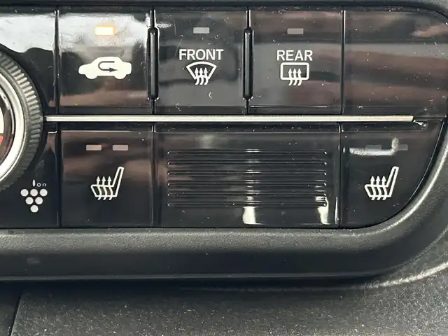 ホンダ Ｎ ＢＯＸ カスタム G L ターボ ホンダセンシング 千葉県 2019(令1)年 6.8万km クリスタルブラックパール 禁煙車/ホンダセンシング/・衝突軽減ブレーキ〈CMBS〉/・誤発進抑制機能/・歩行者事故低減ステアリング/・先行車発進お知らせ機能/・標識認識機能/・路外逸脱抑制機能/・ACC〈アダプティブ・クルーズ・コントロール〉/・LKAS〈車線維持支援システム〉/・後方誤発進抑制機能/・オートハイビーム/純正メモリナビ/　CD/DVD/BT/フルセグTV/両側パワースライドドア/バックカメラ/ビルトインETC/パドルシフト/プッシュスタート&スマートキー/革巻きステアリング/ステアリングスイッチ/LEDヘッドライト/フォイグライト