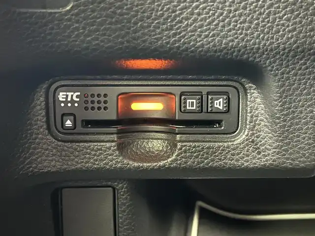 ホンダ Ｎ ＢＯＸ カスタム G L ターボ ホンダセンシング 千葉県 2019(令1)年 6.8万km クリスタルブラックパール 禁煙車/ホンダセンシング/・衝突軽減ブレーキ〈CMBS〉/・誤発進抑制機能/・歩行者事故低減ステアリング/・先行車発進お知らせ機能/・標識認識機能/・路外逸脱抑制機能/・ACC〈アダプティブ・クルーズ・コントロール〉/・LKAS〈車線維持支援システム〉/・後方誤発進抑制機能/・オートハイビーム/純正メモリナビ/　CD/DVD/BT/フルセグTV/両側パワースライドドア/バックカメラ/ビルトインETC/パドルシフト/プッシュスタート&スマートキー/革巻きステアリング/ステアリングスイッチ/LEDヘッドライト/フォイグライト