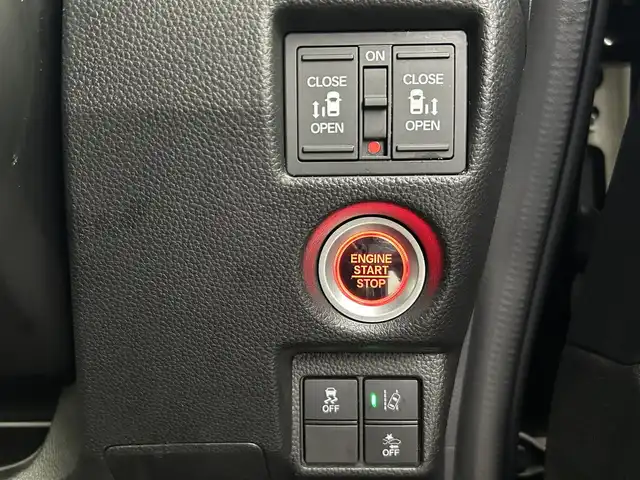 ホンダ Ｎ ＢＯＸ カスタム G L ターボ ホンダセンシング 千葉県 2019(令1)年 6.8万km クリスタルブラックパール 禁煙車/ホンダセンシング/・衝突軽減ブレーキ〈CMBS〉/・誤発進抑制機能/・歩行者事故低減ステアリング/・先行車発進お知らせ機能/・標識認識機能/・路外逸脱抑制機能/・ACC〈アダプティブ・クルーズ・コントロール〉/・LKAS〈車線維持支援システム〉/・後方誤発進抑制機能/・オートハイビーム/純正メモリナビ/　CD/DVD/BT/フルセグTV/両側パワースライドドア/バックカメラ/ビルトインETC/パドルシフト/プッシュスタート&スマートキー/革巻きステアリング/ステアリングスイッチ/LEDヘッドライト/フォイグライト