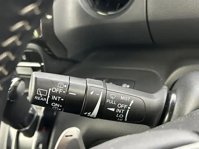 ホンダ Ｎ ＢＯＸ カスタム G L ターボ ホンダセンシング 千葉県 2019(令1)年 6.8万km クリスタルブラックパール 禁煙車/ホンダセンシング/・衝突軽減ブレーキ〈CMBS〉/・誤発進抑制機能/・歩行者事故低減ステアリング/・先行車発進お知らせ機能/・標識認識機能/・路外逸脱抑制機能/・ACC〈アダプティブ・クルーズ・コントロール〉/・LKAS〈車線維持支援システム〉/・後方誤発進抑制機能/・オートハイビーム/純正メモリナビ/　CD/DVD/BT/フルセグTV/両側パワースライドドア/バックカメラ/ビルトインETC/パドルシフト/プッシュスタート&スマートキー/革巻きステアリング/ステアリングスイッチ/LEDヘッドライト/フォイグライト