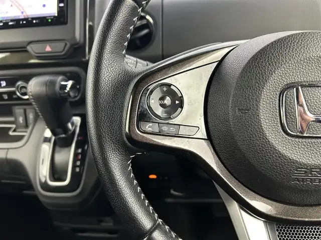 ホンダ Ｎ ＢＯＸ カスタム G L ターボ ホンダセンシング 千葉県 2019(令1)年 6.8万km クリスタルブラックパール 禁煙車/ホンダセンシング/・衝突軽減ブレーキ〈CMBS〉/・誤発進抑制機能/・歩行者事故低減ステアリング/・先行車発進お知らせ機能/・標識認識機能/・路外逸脱抑制機能/・ACC〈アダプティブ・クルーズ・コントロール〉/・LKAS〈車線維持支援システム〉/・後方誤発進抑制機能/・オートハイビーム/純正メモリナビ/　CD/DVD/BT/フルセグTV/両側パワースライドドア/バックカメラ/ビルトインETC/パドルシフト/プッシュスタート&スマートキー/革巻きステアリング/ステアリングスイッチ/LEDヘッドライト/フォイグライト