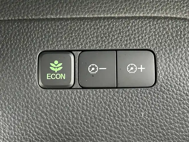 ホンダ Ｎ ＢＯＸ カスタム G L ターボ ホンダセンシング 千葉県 2019(令1)年 6.8万km クリスタルブラックパール 禁煙車/ホンダセンシング/・衝突軽減ブレーキ〈CMBS〉/・誤発進抑制機能/・歩行者事故低減ステアリング/・先行車発進お知らせ機能/・標識認識機能/・路外逸脱抑制機能/・ACC〈アダプティブ・クルーズ・コントロール〉/・LKAS〈車線維持支援システム〉/・後方誤発進抑制機能/・オートハイビーム/純正メモリナビ/　CD/DVD/BT/フルセグTV/両側パワースライドドア/バックカメラ/ビルトインETC/パドルシフト/プッシュスタート&スマートキー/革巻きステアリング/ステアリングスイッチ/LEDヘッドライト/フォイグライト