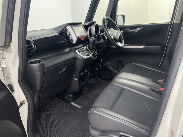 ホンダ Ｎ ＢＯＸ カスタム G ターボ Lパッケージ 埼玉県 2016(平28)年 4.2万km プレミアムホワイトパールⅡ 純正ナビ　/　　（CD/AM/FM/TV/SD/BT)/バックカメラ　/ドライブレコーダー　/両側電動スライドドア　/クルーズコントロール　/衝突軽減システム/パドルシフト　/ビルトインＥＴＣ　/ＥＣＯＮ　/純正アルミホイール　/純正フロアマット　/ドアバイザー　/ウインカーミラー